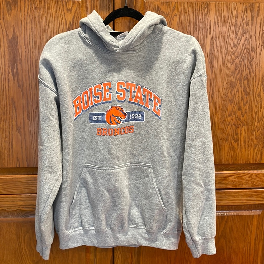 Boise State hoodie size M.